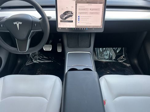 Used 2024 Tesla Model Y Performance AWD/4WD image 17