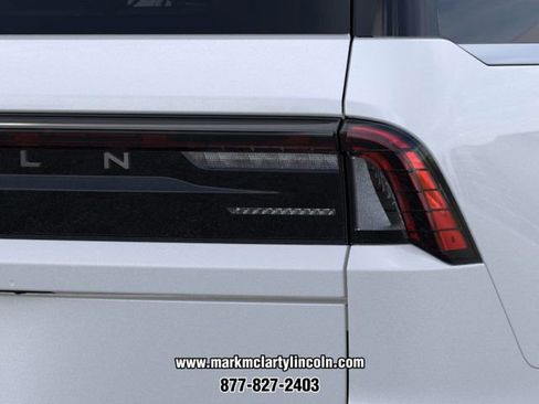 New 2026 Lincoln Navigator Reserve AWD/4WD image 21
