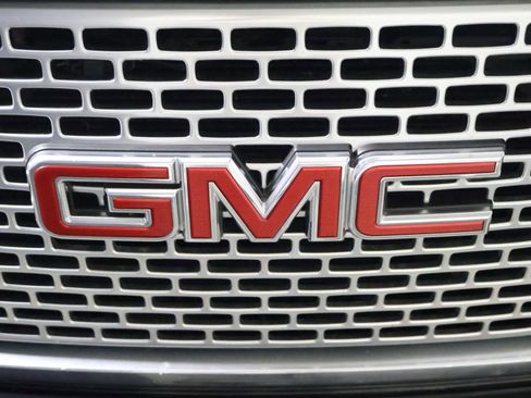 Used 2016 GMC Yukon XL Denali w/ Open Road Package AWD/4WD image 17