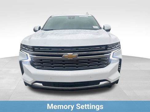 Used 2023 Chevrolet Suburban Premier image 13
