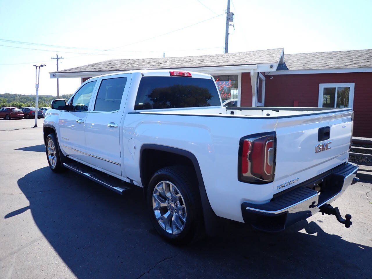 Used 2017 GMC Sierra 1500 SLT w/ SLT Premium Package AWD/4WD image 4
