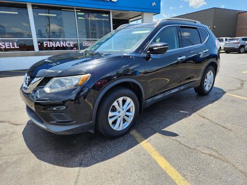 Used 2015 Nissan Rogue SV w/ SV Premium Package image 3