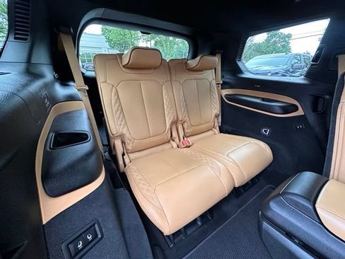Used 2025 Jeep Grand Cherokee L Summit w/ Luxury Tech Group V AWD/4WD image 33