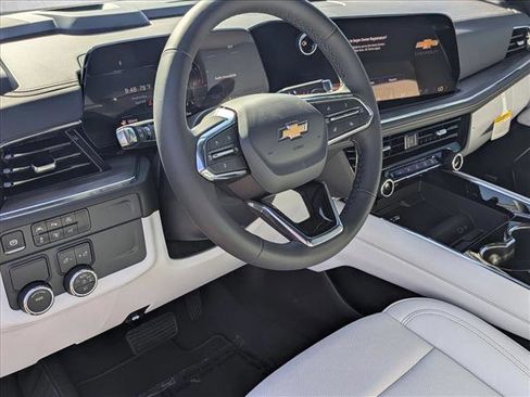 New 2026 Chevrolet Suburban Premier RWD image 3