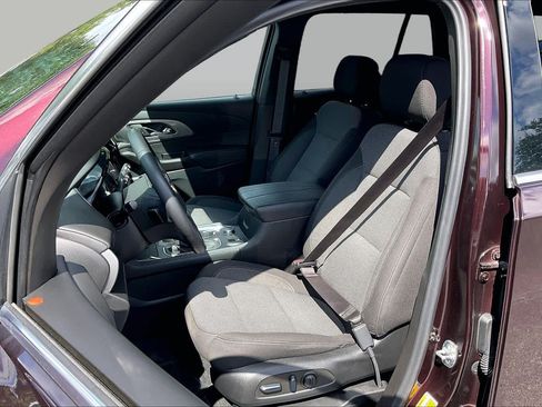 Used 2023 Chevrolet Traverse LT FWD image 24