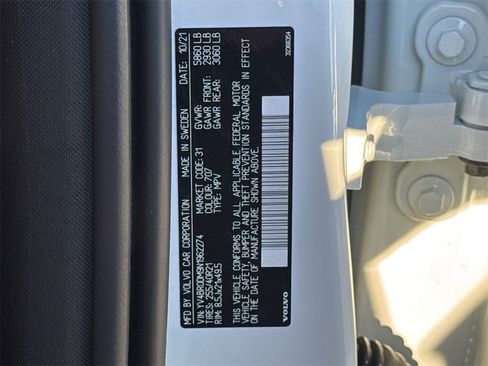 Used 2022 Volvo XC60 T8 R-Design w/ Advanced Package image 35