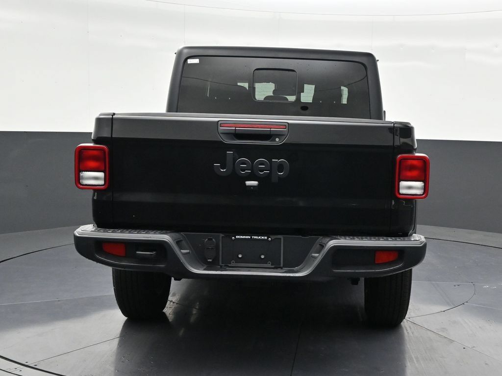 Used 2025 Jeep Gladiator Sport AWD/4WD image 4