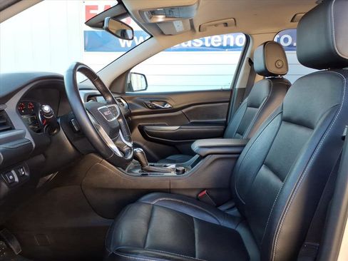 Used 2019 GMC Acadia SLT w/ LPO, Floor Liner Package image 8