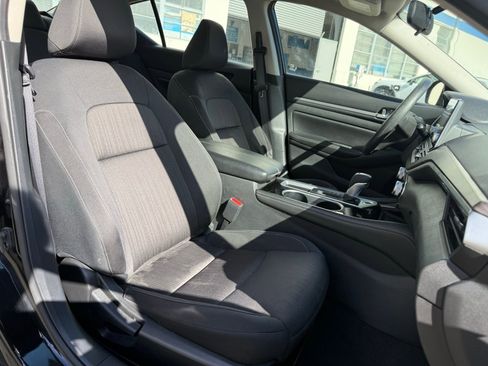 Used 2023 Nissan Altima 2.5 SV image 19