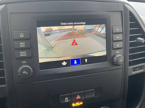 Used 2023 Mercedes-Benz Metris image 32