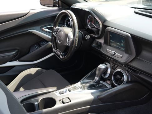 Used 2017 Chevrolet Camaro LT RWD image 15