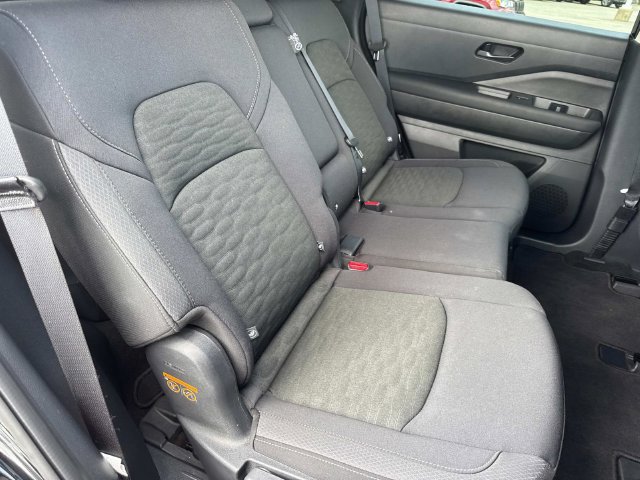 Used 2026 Nissan Pathfinder SV AWD/4WD image 15