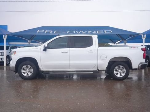 Used 2024 Chevrolet Silverado 1500 LT w/ Convenience Package II AWD/4WD image 3