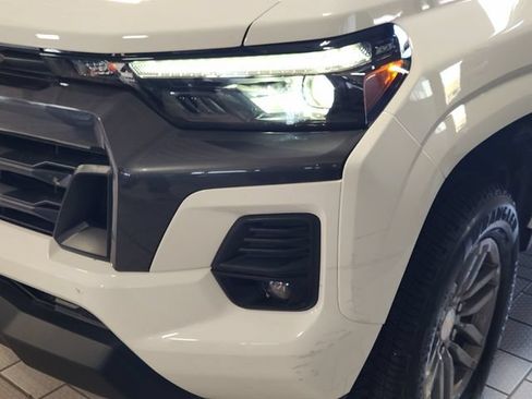 Used 2025 Chevrolet Colorado LT w/ LT Convenience Package RWD image 7