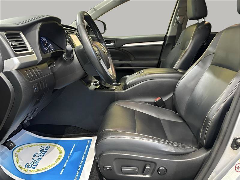 Used 2015 Toyota Highlander XLE AWD/4WD image 17