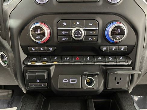Used 2021 GMC Sierra 1500 Denali w/ Denali Ultimate Package AWD/4WD image 21