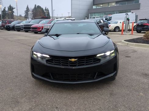 Used 2022 Chevrolet Camaro LT image 3