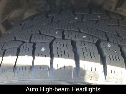 Certified 2021 Toyota Venza LE image 13