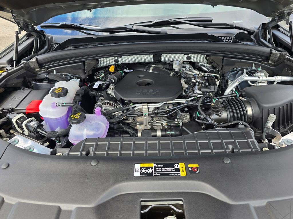 New 2027 Jeep Grand Cherokee Altitude RWD image 12