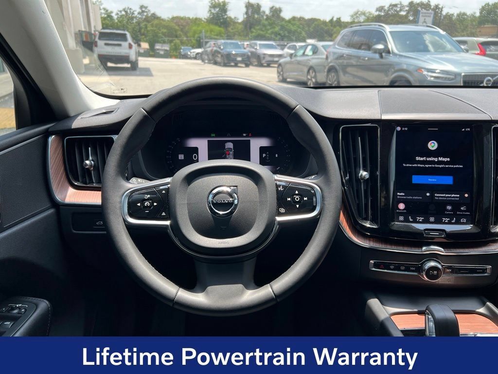 Certified 2024 Volvo XC60 B5 Plus AWD/4WD image 17