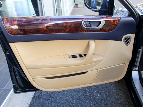 Used 2007 Bentley Flying Spur Flying Spur AWD/4WD image 10