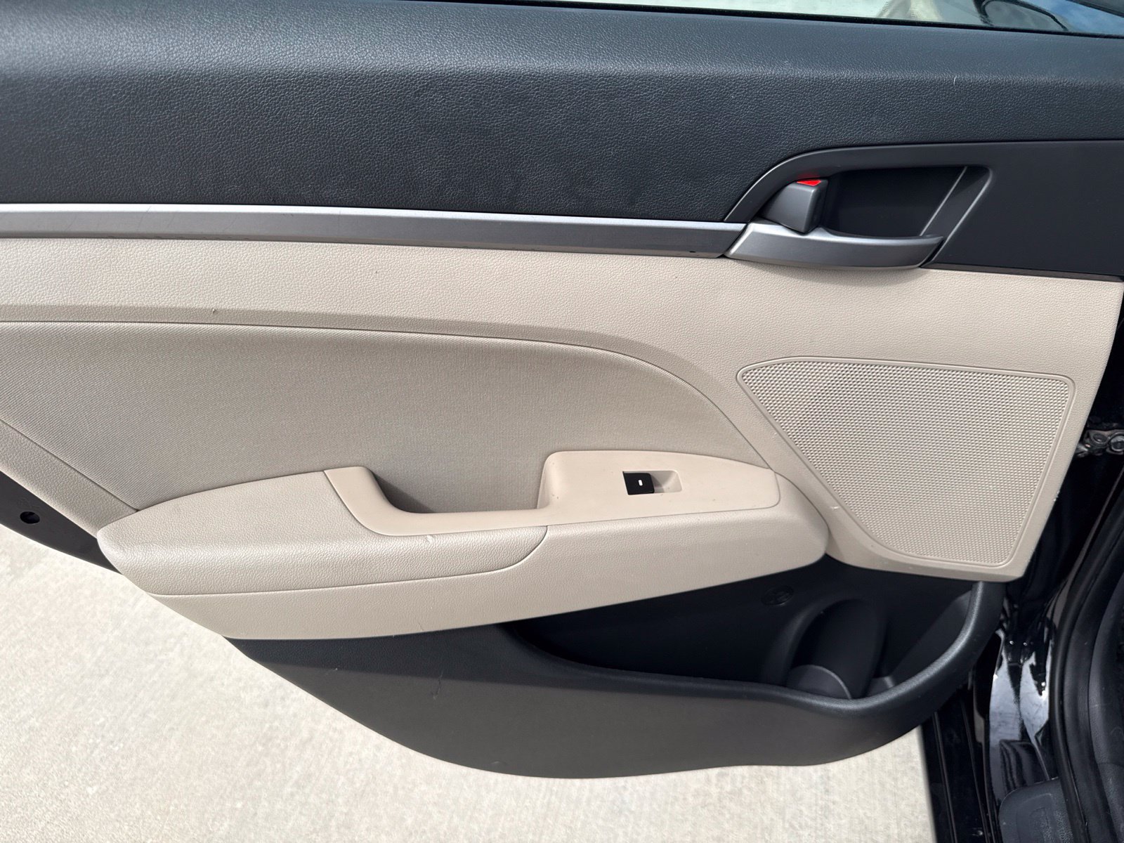 Used 2017 Hyundai Elantra SE FWD image 18