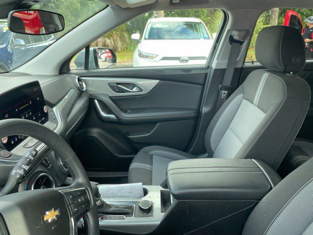 Used 2025 Chevrolet Blazer LT AWD/4WD image 9