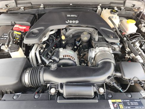 Used 2020 Jeep Wrangler Sport AWD/4WD image 32