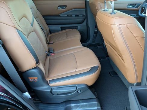 New 2025 Nissan Pathfinder Platinum w/ Cargo Package image 32