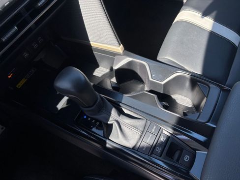 Used 2025 Toyota Camry SE image 46