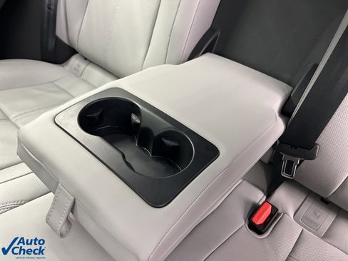 Used 2024 Land Rover Range Rover Velar Dynamic SE image 26