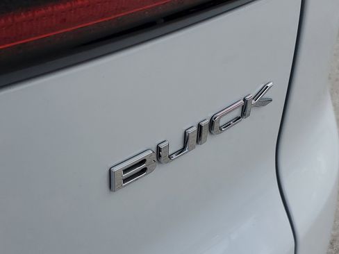 Used 2025 Buick Enclave Preferred image 7