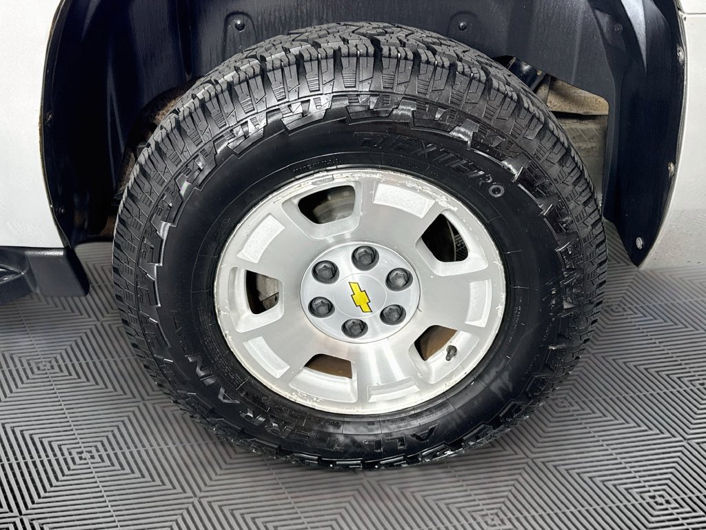 Used 2011 Chevrolet Suburban LT AWD/4WD image 31