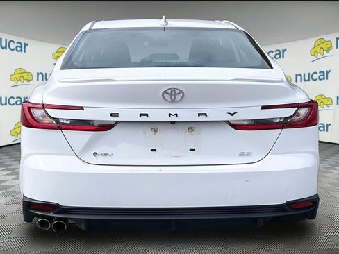 Used 2025 Toyota Camry SE FWD image 3