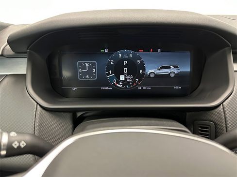 Used 2024 Land Rover Discovery Dynamic SE image 20