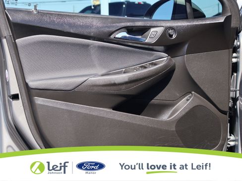 Used 2018 Chevrolet Cruze LT image 19