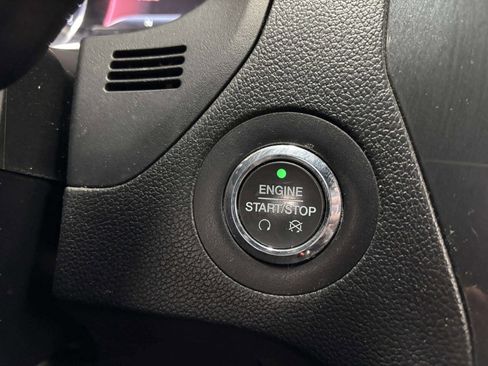 Used 2018 Ford Explorer XLT w/ Equipment Group 202A image 32