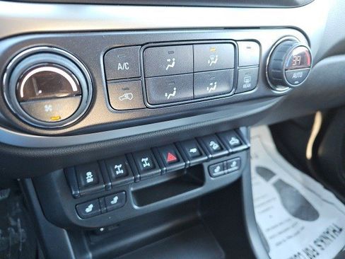Used 2020 Chevrolet Colorado ZR2 image 24