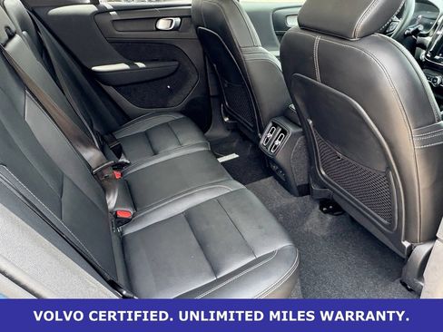 Certified 2025 Volvo XC40 B5 Plus AWD/4WD image 30