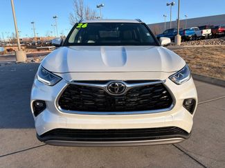 Used 2026 Toyota Highlander Platinum video 2