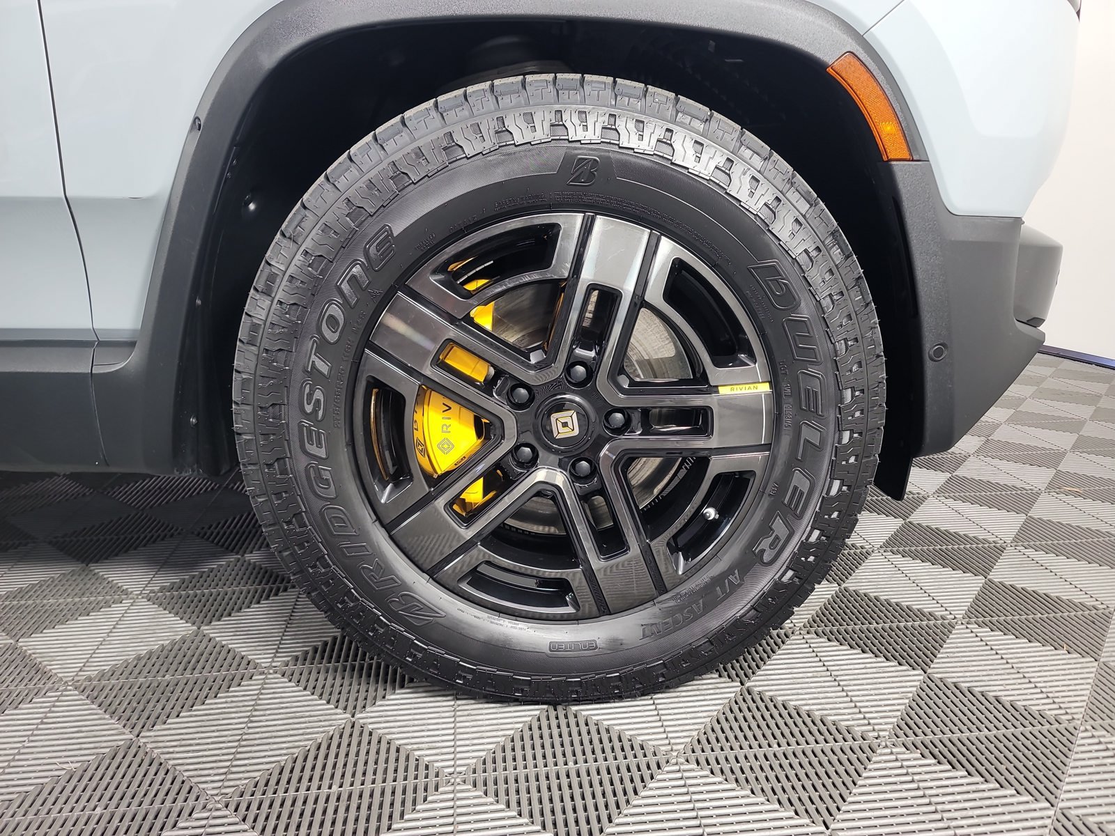 Used 2023 Rivian R1S Adventure Quad AWD/4WD image 11