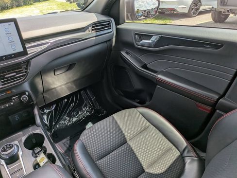 Certified 2023 Ford Escape ST-Line w/ Tech Pack #1 FWD image 21