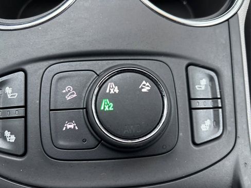 Used 2022 GMC Terrain SLT image 32