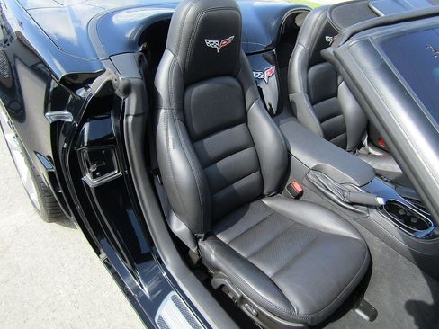 Used 2011 Chevrolet Corvette Grand Sport w/ Preferred Equipment Group RWD image 12