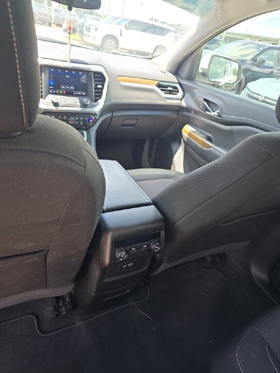 Used 2023 GMC Acadia SLE FWD image 7