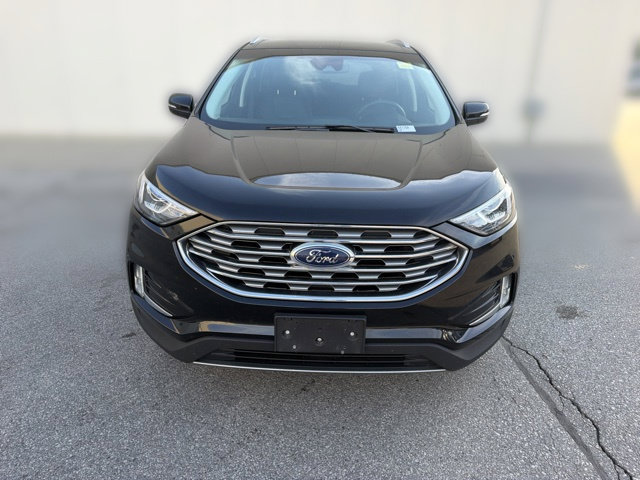 Used 2019 Ford Edge Titanium w/ Cold Weather Package AWD/4WD image 15