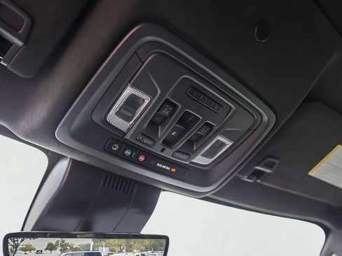 Used 2025 GMC Sierra 2500 AT4X AWD/4WD image 24