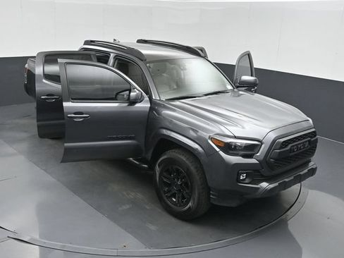 Used 2018 Toyota Tacoma SR w/ SR Convenience Package RWD image 50
