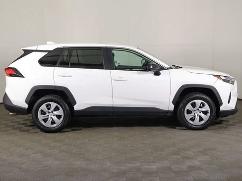 Used 2025 Toyota RAV4 LE AWD/4WD image 15