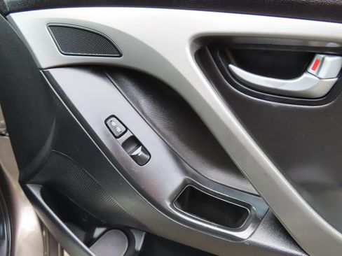 Used 2015 Hyundai Elantra Limited FWD image 30
